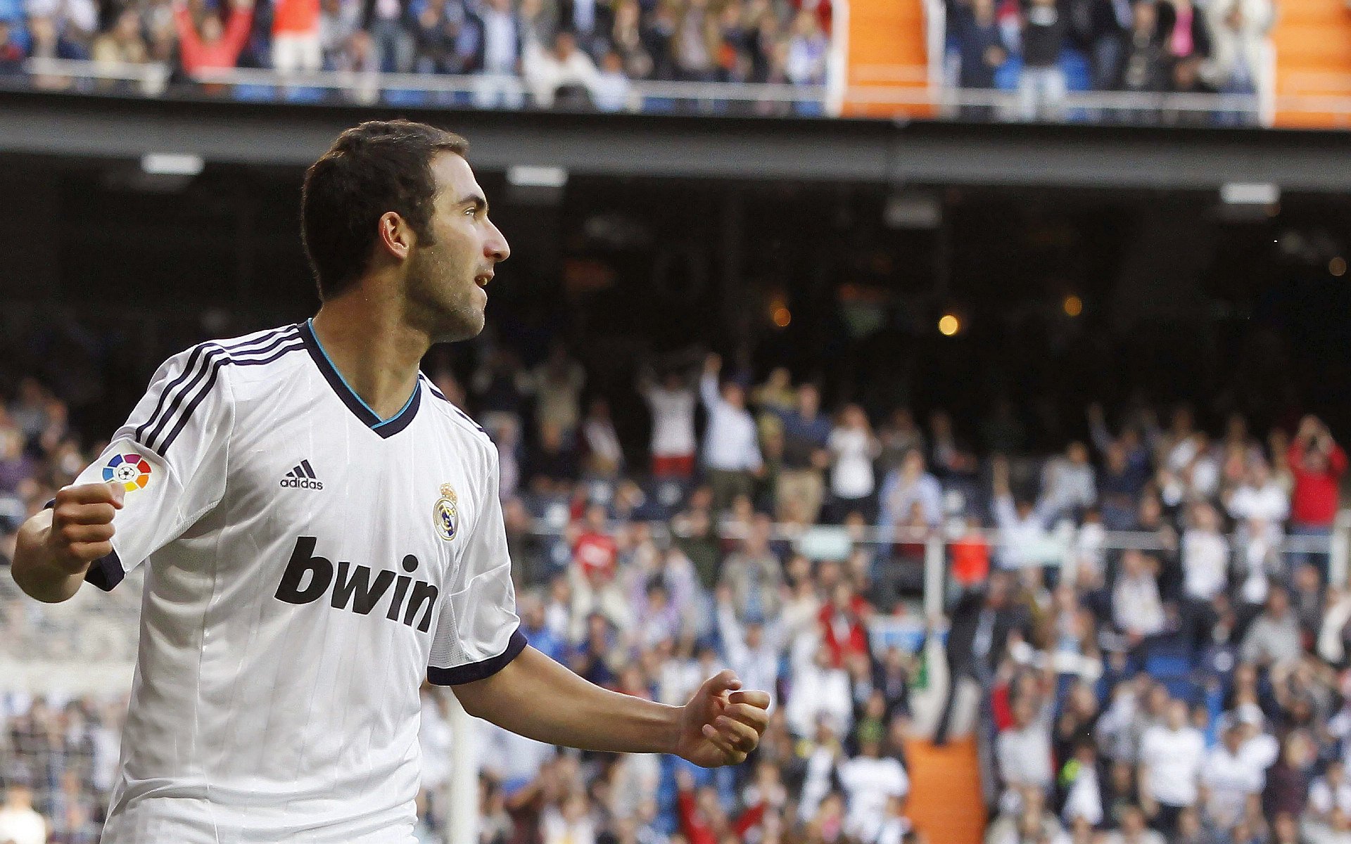 詹姆斯教学视频引粉丝模仿热潮，播放詹姆斯